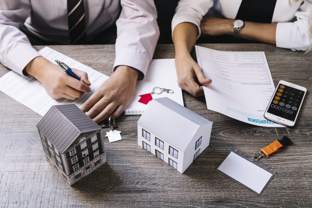 signing mortgage documents