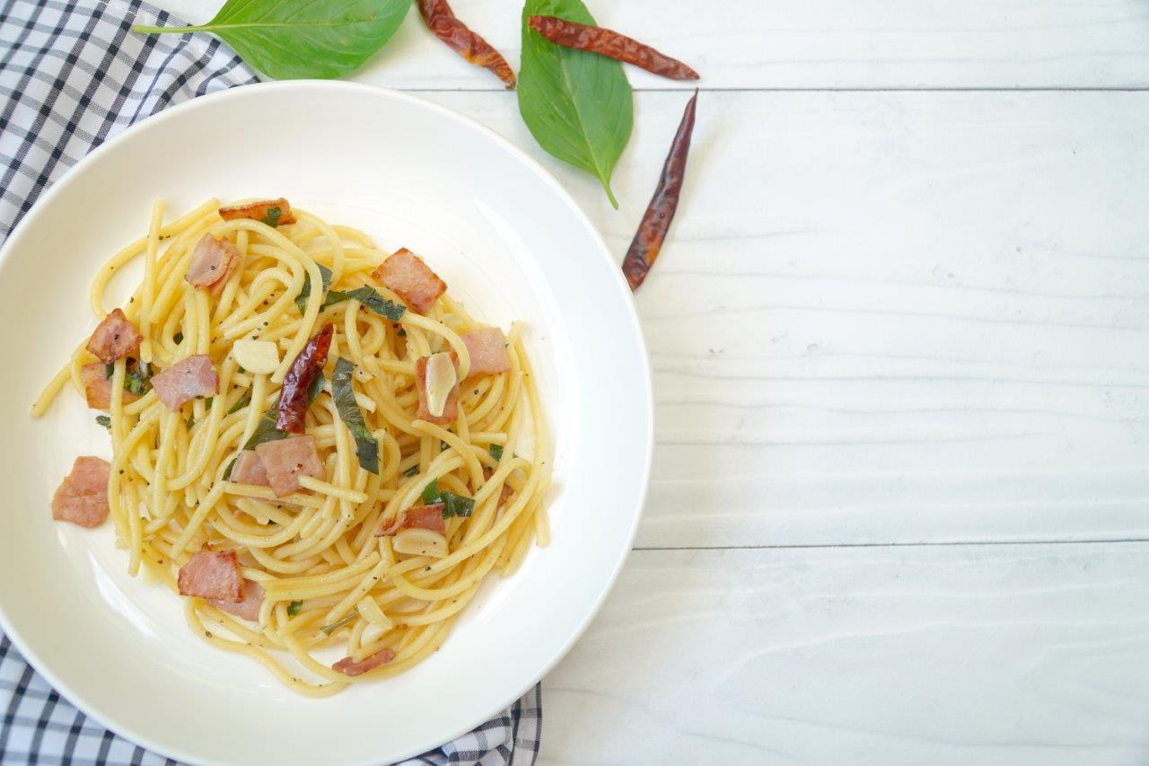 Spaghetti with garlic oil