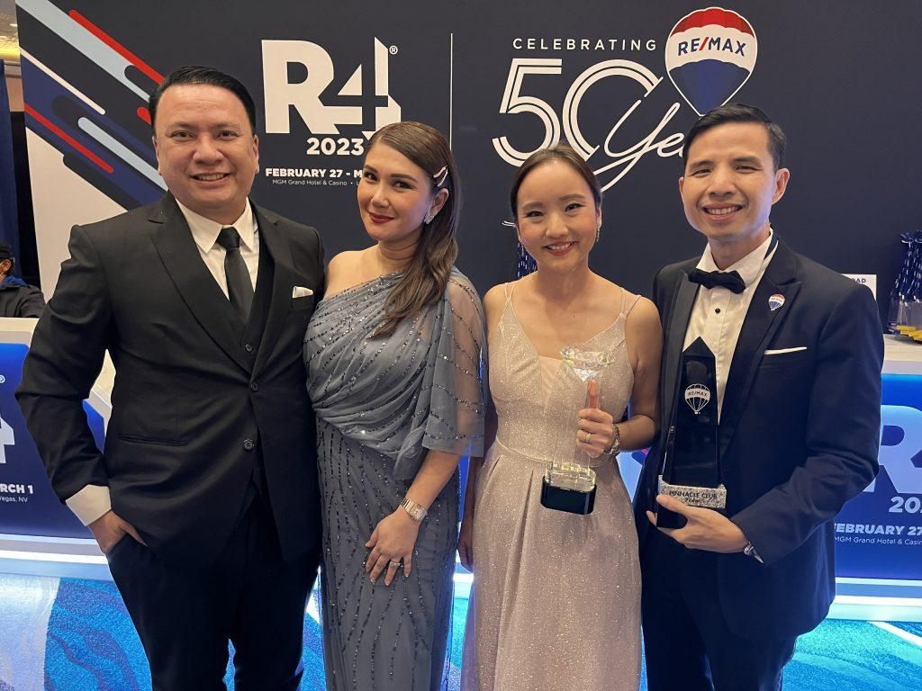 About 24 John and Daphne Yu with Eddie and Katz Santos of REMAX Regent 1