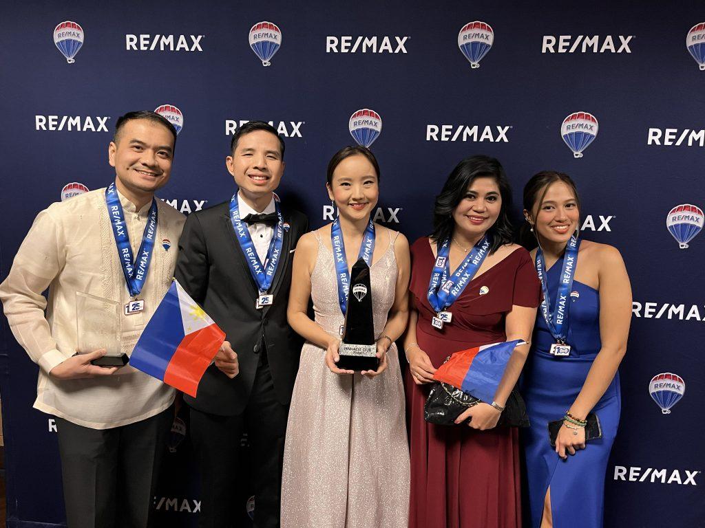 About 43 Team Yu receiving Pinnacle Club Award in Las Vegas Feb 2023